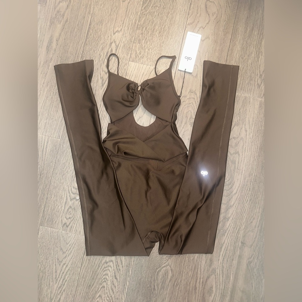 Alo onesie espresso size small